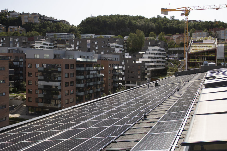 Die Wohnungsbaugenossenschaft Oslo investiert in ein PV-Aufdachprojekt mit insgesamt 1,29 MW mit Delta-Wechselrichtern